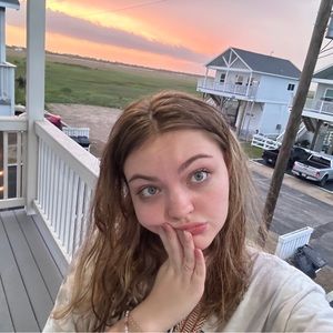 Meet your Posher, Charisse